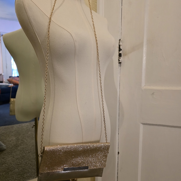 Elegant Cruise Club Gold Clutch Bag - Picture 5 of 5